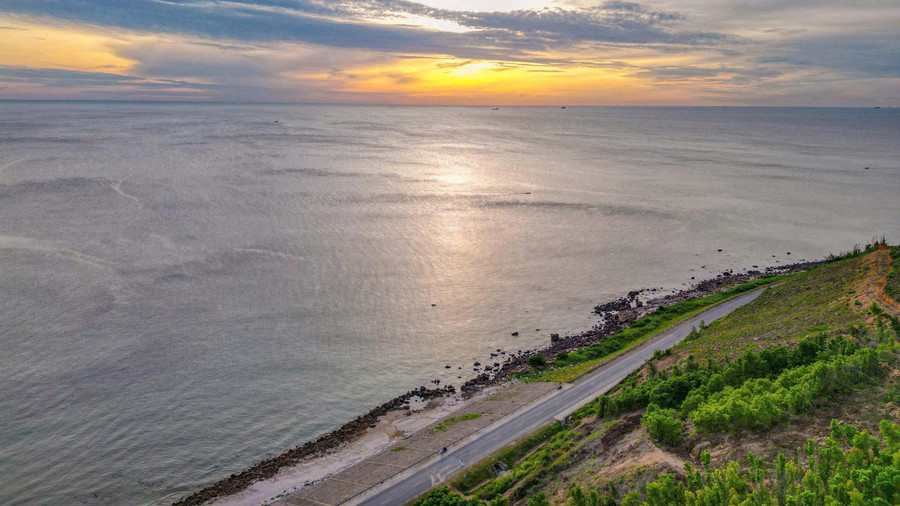 Ngắm vẻ đẹp tuyến đường ven biển tại phường Hải Ninh - điểm đến độc đáo phía Nam Hà Tĩnh
