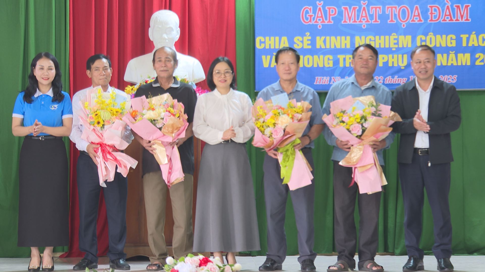 Hội LHPN phường Hải Ninh đã tổ chức gặp mặt, tọa đàm, chia sẻ kinh nghiệm công tác hội và phong trào phụ nữ vùng giáo năm 2025. 