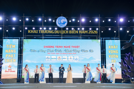 Lễ khai trương du lịch biển năm 2026 với chủ đề “Hải Ninh tiềm năng phát triển – khát vọng vươn xa”. 