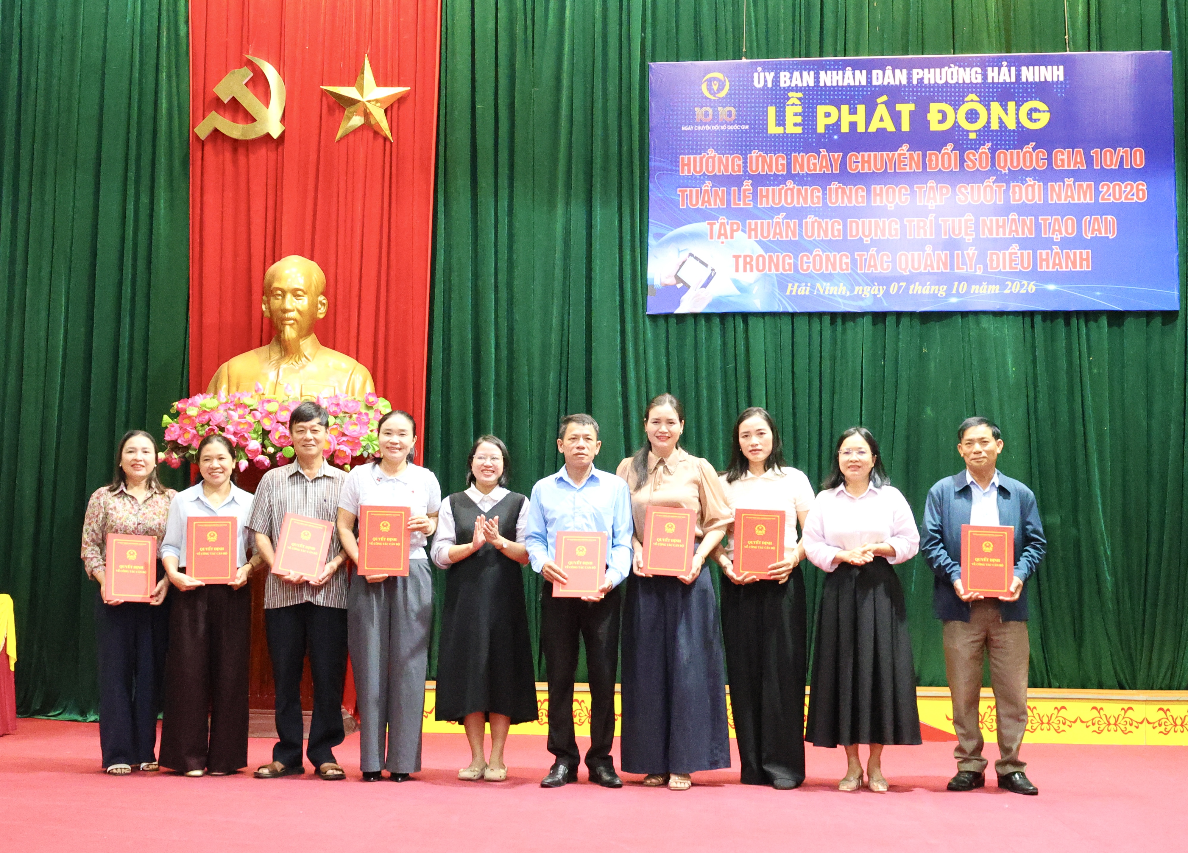Lễ phát động hưởng ứng ngày chuyển đổi số quốc gia và tuần lễ học tập suốt đời, tập huấn ứng dụng trí tuệ AI.
