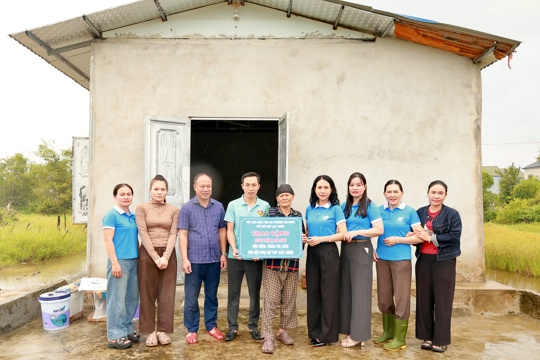 Hội LHPN phường Hải Ninh kết nối Quỹ Lạc Thiện  xây dựng công trình an sinhhội viên phụ nữ có hoàn cảnh khó khăn 