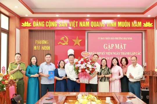Phường Hải Ninh tổ chức gặp mặt nhân kỷ niệm 81 năm Ngày truyền thống các ngành Quản lý Nhà nước