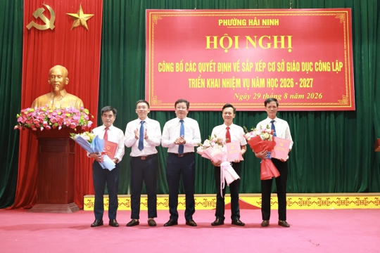 Hội nghị công bố các quyết định về sắp xếp các cơ sở giáo dục công lập, triển khai nhiệm vụ năm học 2026-2027.  