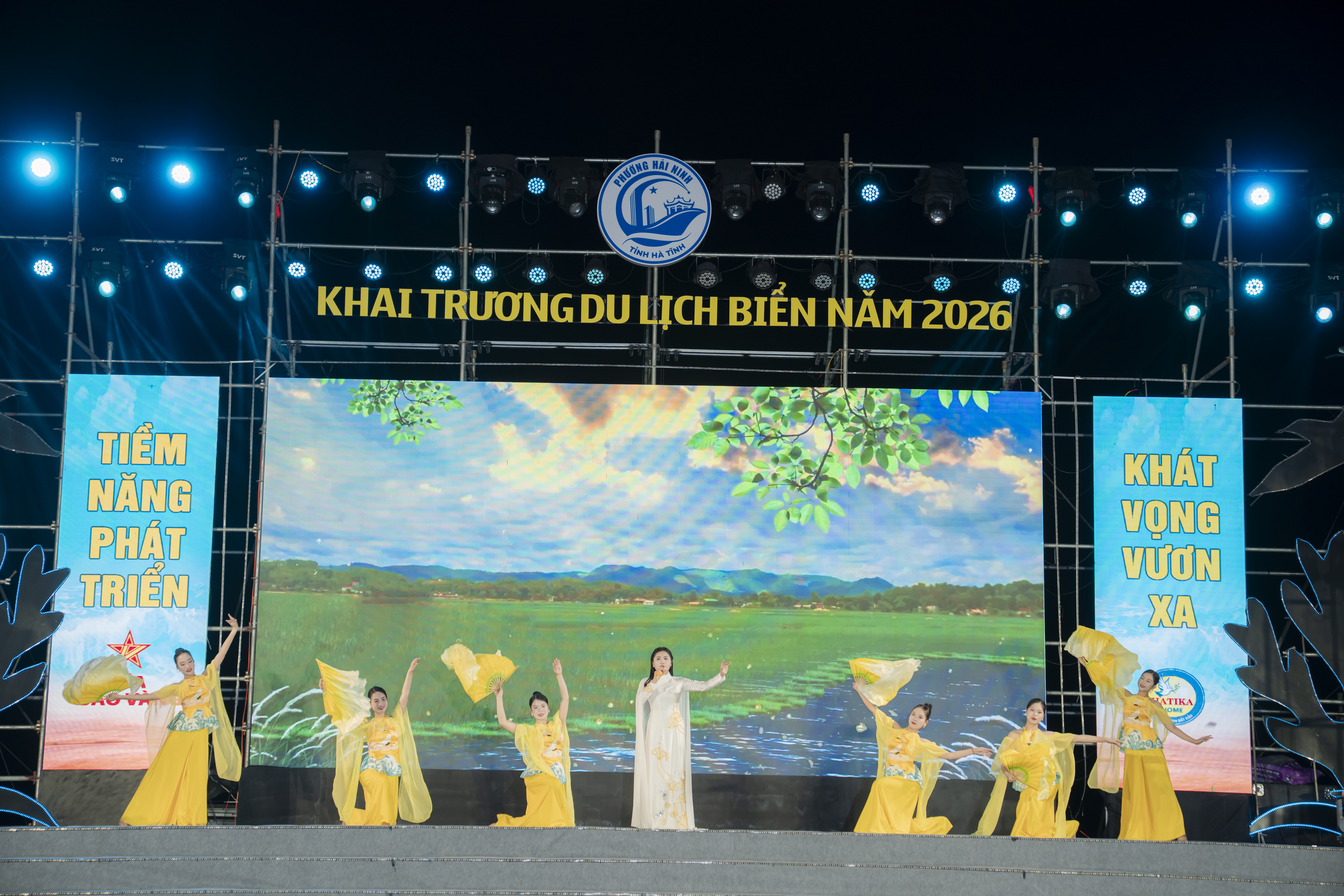 C9908123.JPG